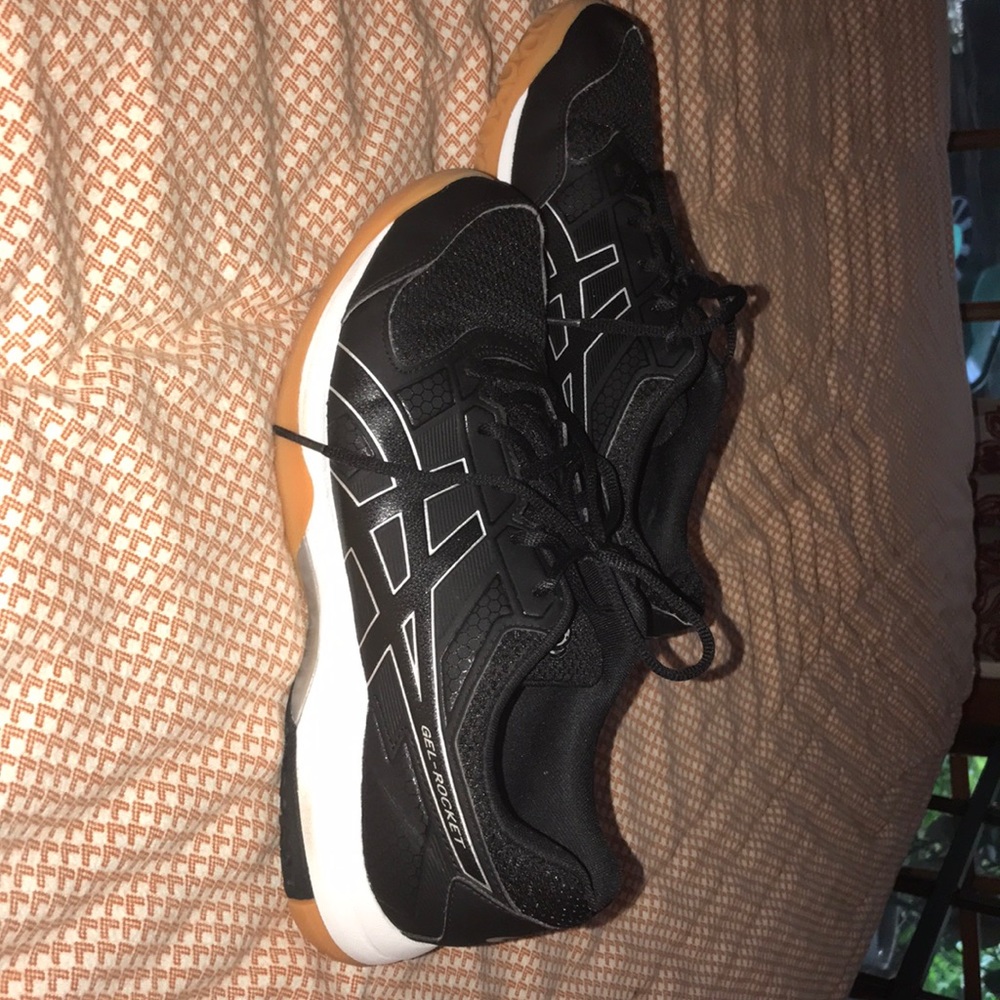 black asics volleyball shoes